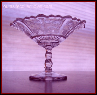 120929_antique_slipper_chair_wingback_elegant_depression_glass_inarco_head_vases001001.jpg